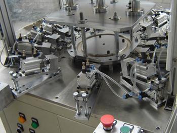 研發(fā)設(shè)計(jì).jpg 研發(fā)設(shè)計(jì).jpg